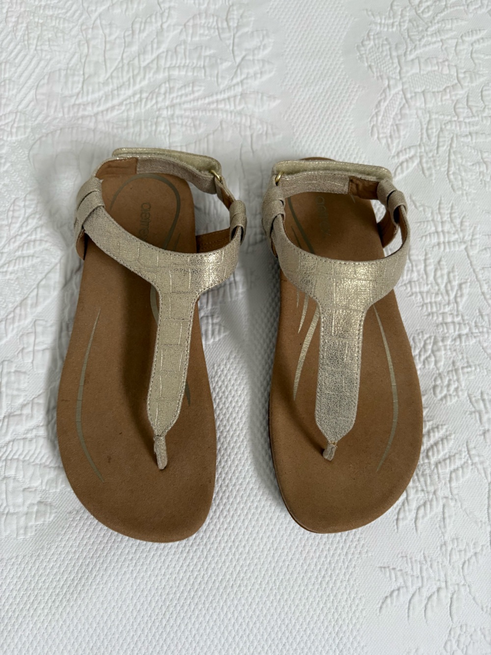 Aetrex Jane Metallic Gold T-Strap Sandals size 38, 7.5 - 8